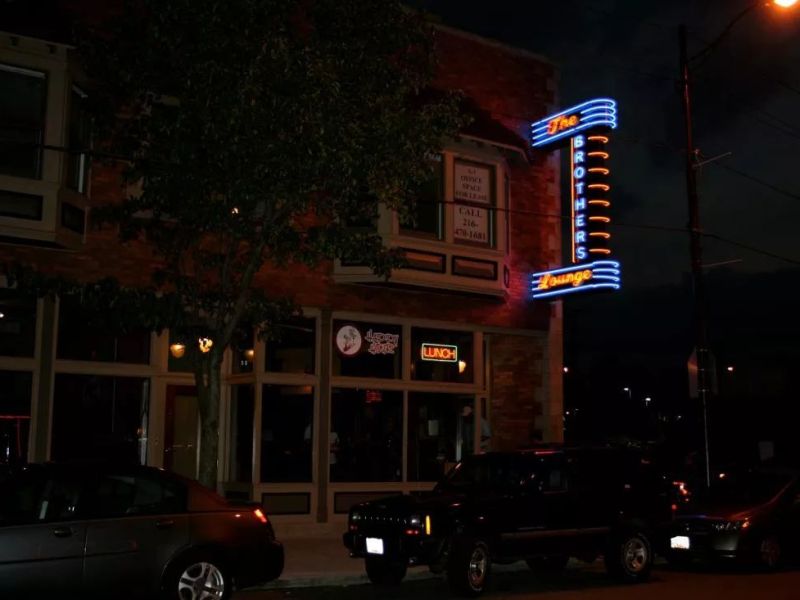 The exterior of Brothers Lounge.